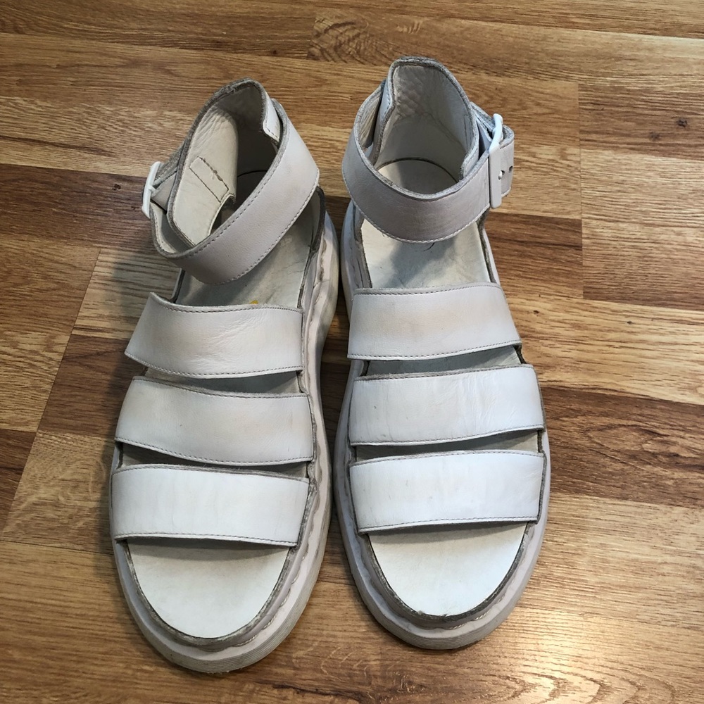 DR MARTENS WHITE SANDALS